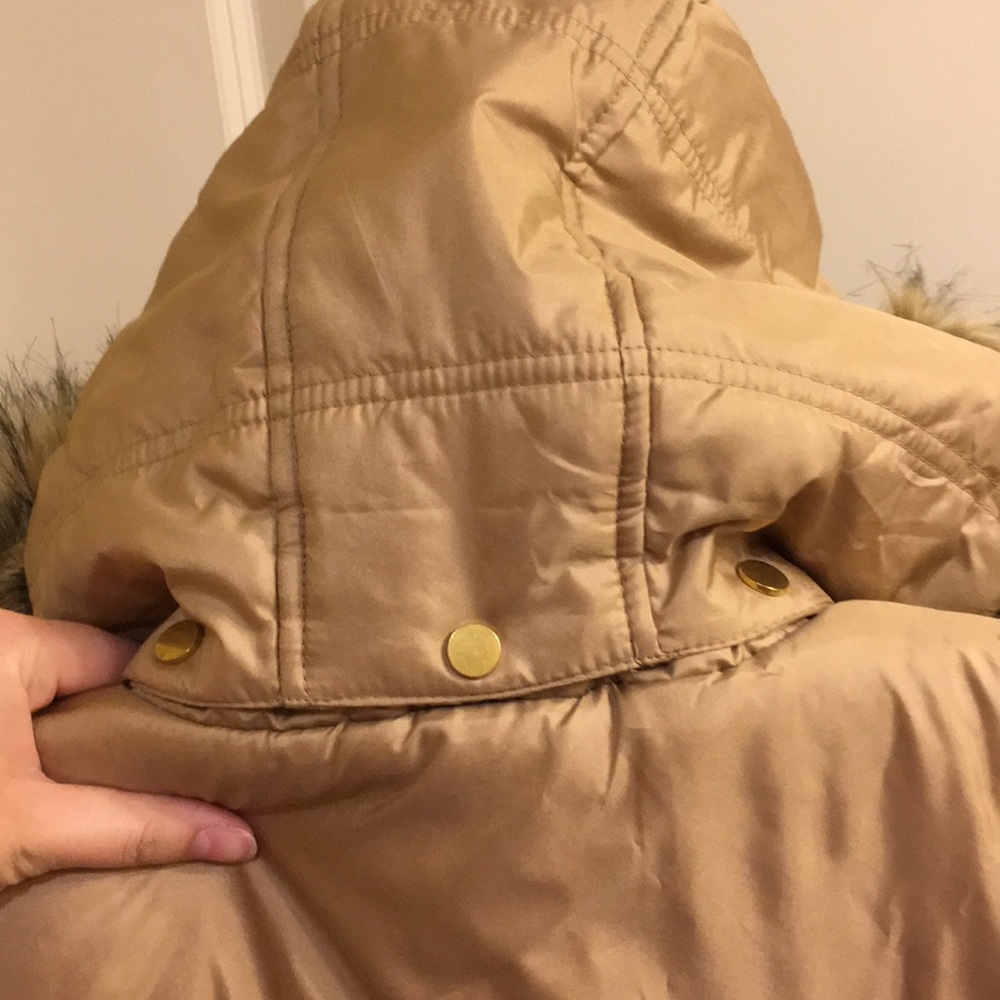 NY&Co Golden faux fur hooded vest - Picture 6 of 8